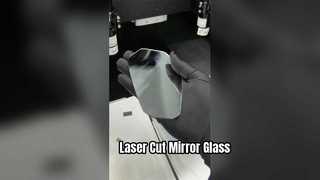 Doppelköpfiges Laserschneiden von 2 mm Auto-Rückspiegelglas